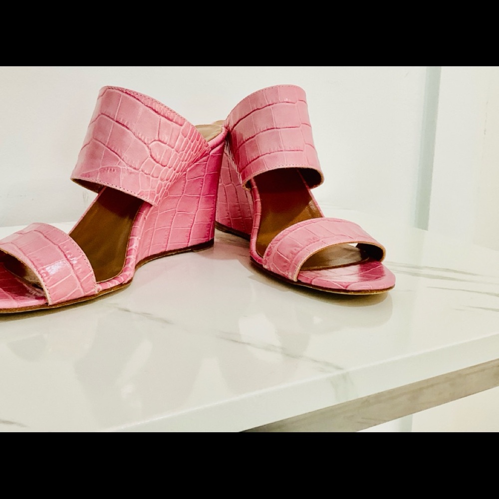 Paris Texas pink crocodile embossed leather mule. Size 38/US 7.5-8